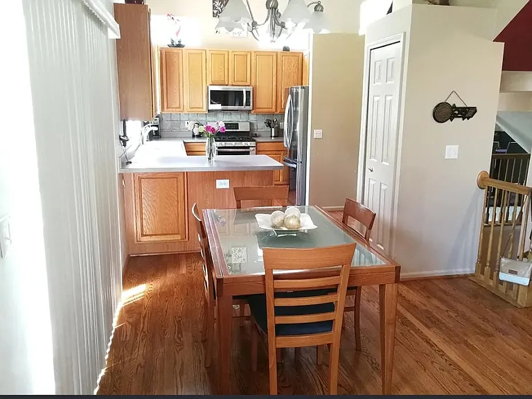 5689 Versailles Ave — Photo 17