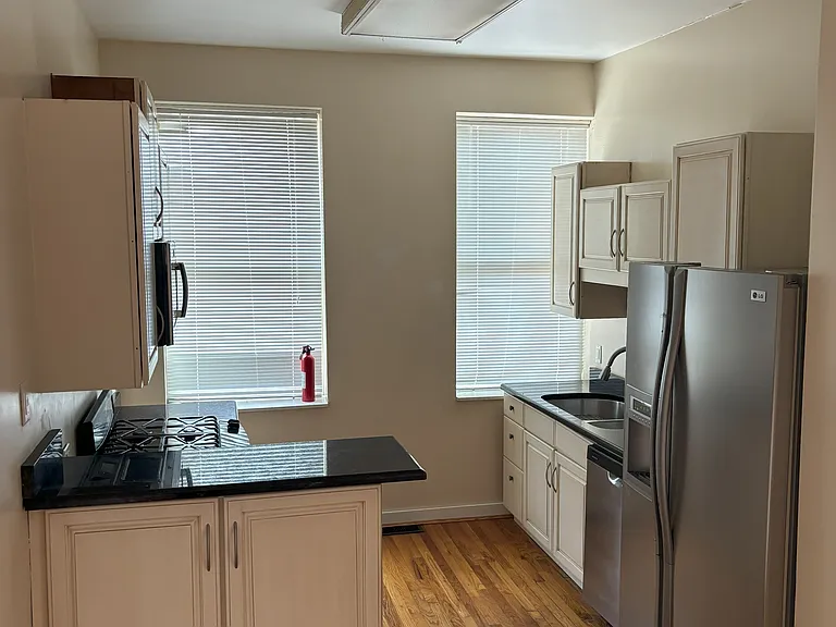 2315 Vine St #1 — Photo 6