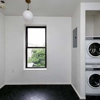 Rented by Nooklyn NYC LLC | media 25