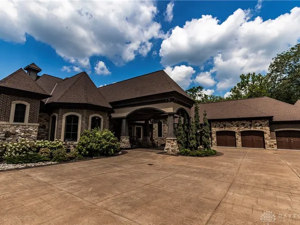 8234 Voltaire Ct, Waynesville, OH 45068