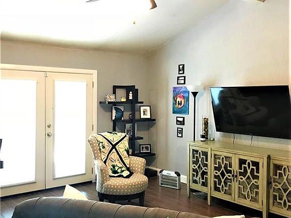 4th image of 1112 Crane Dr