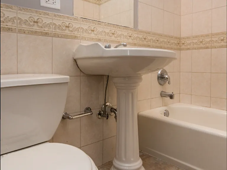 7844 S. Ellis Ave — Photo 7