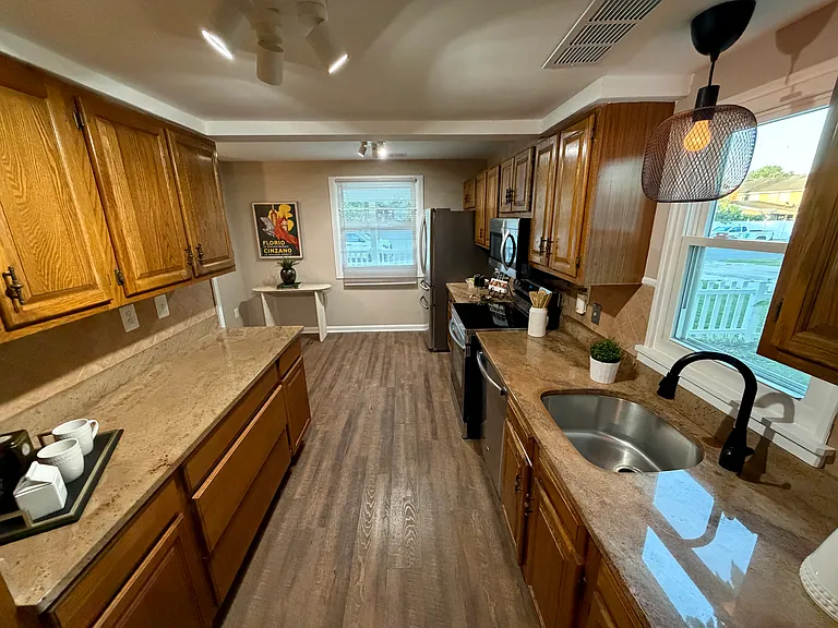 8582 Beacon Point Rd — Photo 3