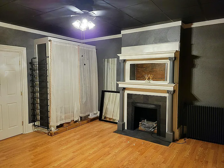 2112 Carey Way #1 — Photo 5