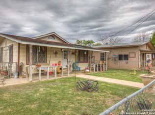 901 Green St, Poth, TX 78147