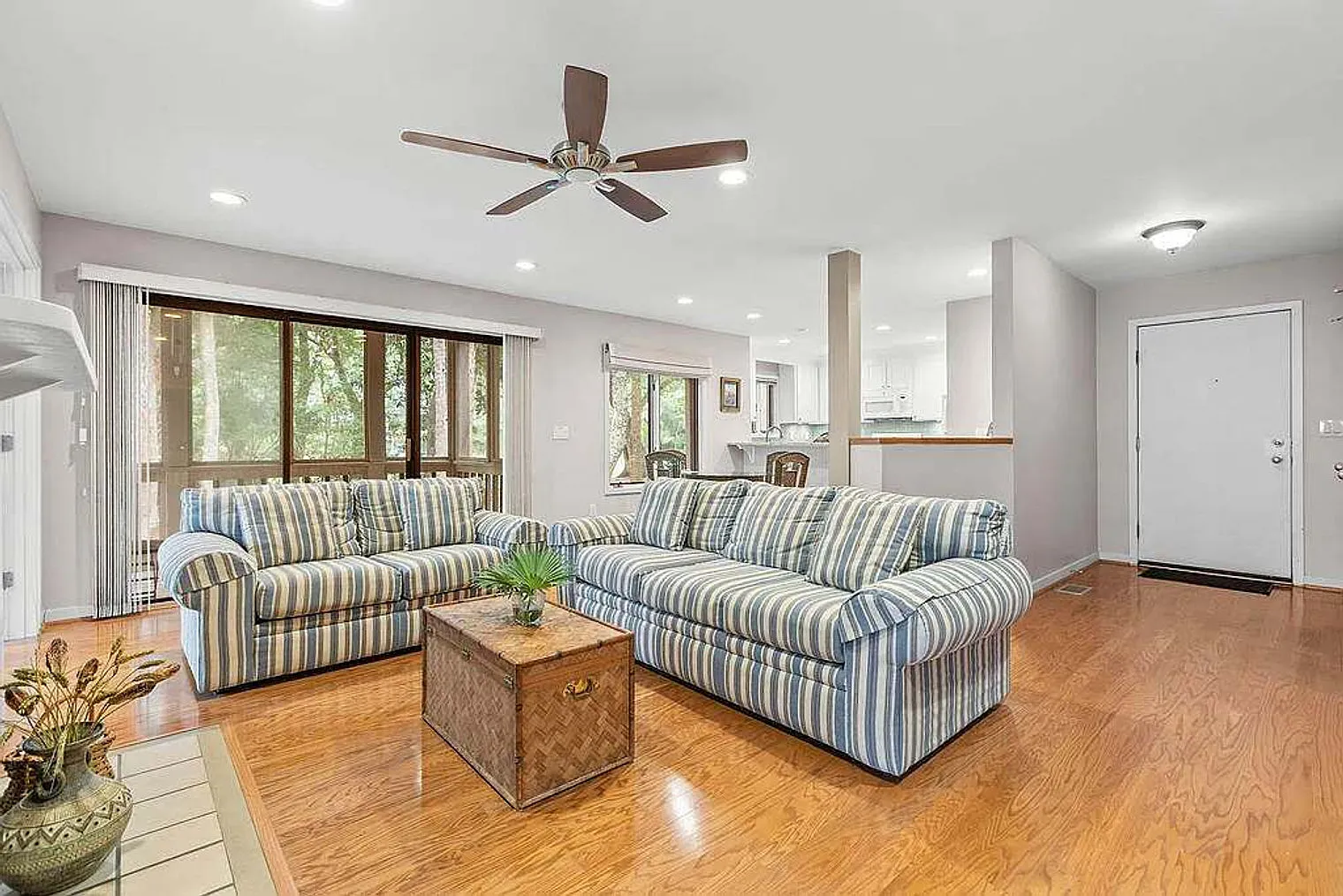 2 bed, 2.0 bath, 1689 sqft, $3,641 — Photo 1