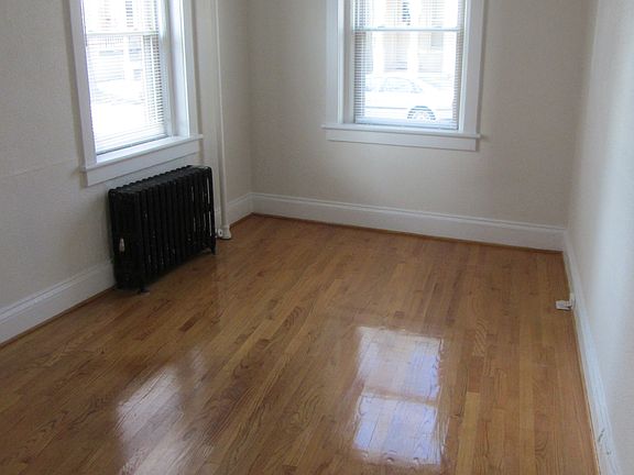 2nd image of 210 Drummond Pl APT 2