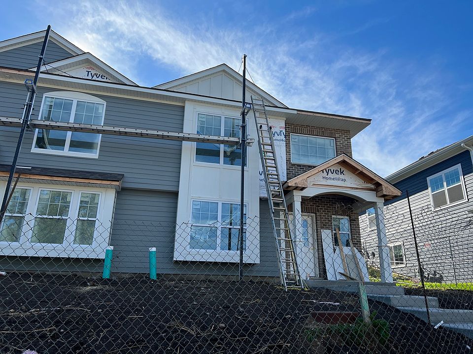 2nd image of 725 Harper Ave