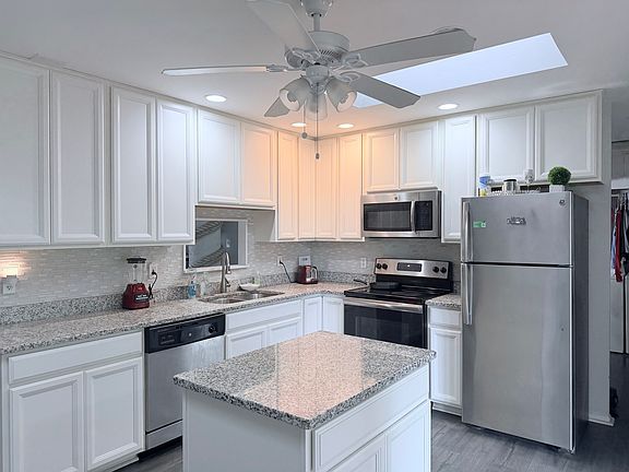 4th image of 420 Camden Ave