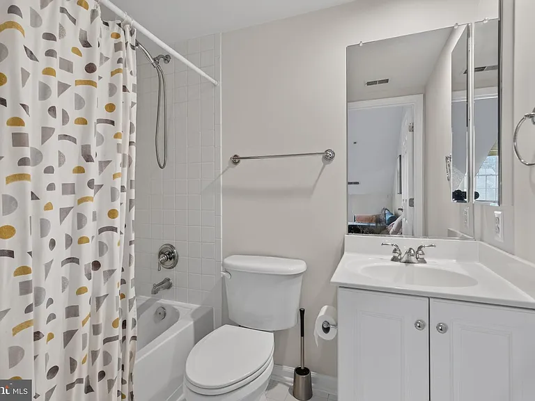8814 Hunting Lodge Ct — Photo 42