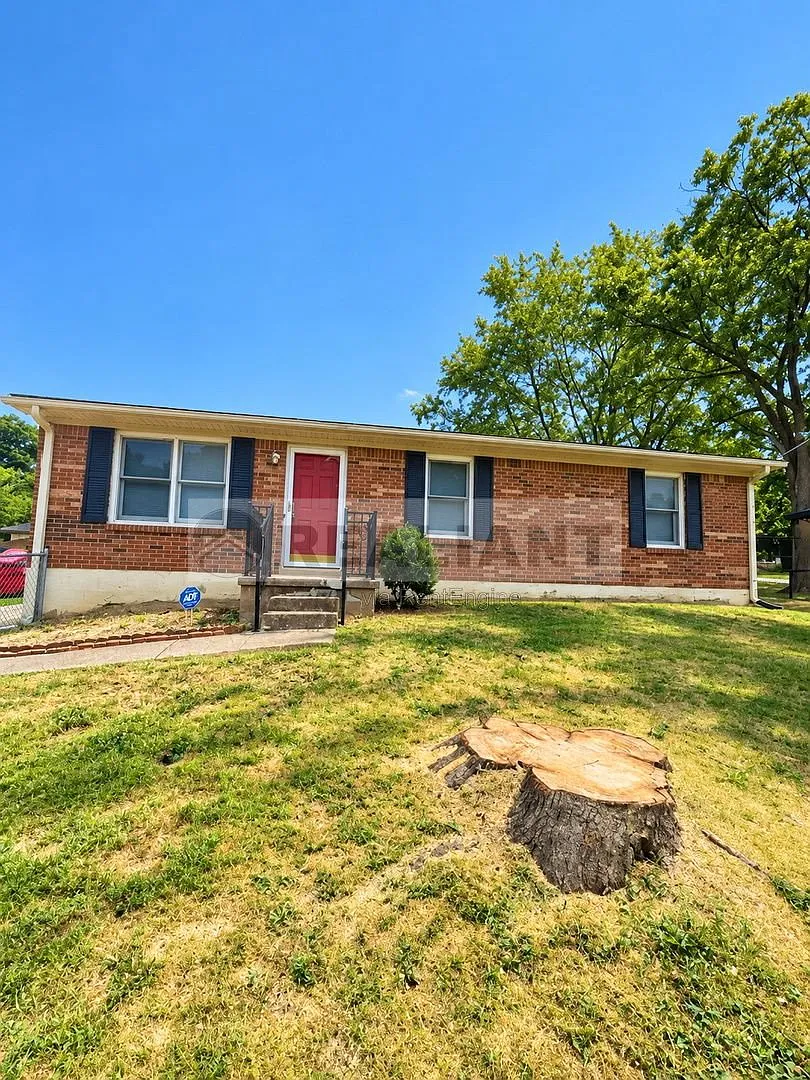 3 bed, 1.0 bath, 1375 sqft, $1,495 — Photo 1