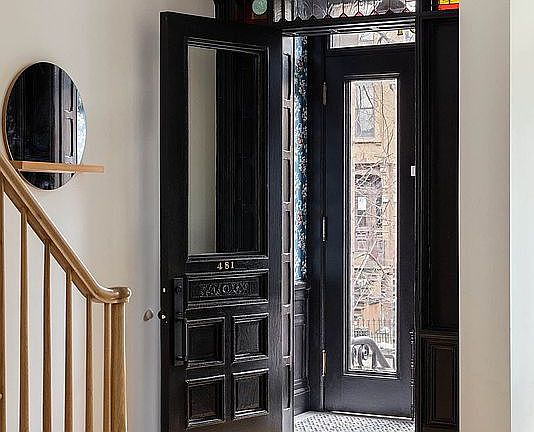 4th image of 481 Madison St