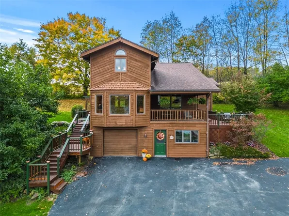 29801 Lake Creek Rd, Cochranton, PA 16314