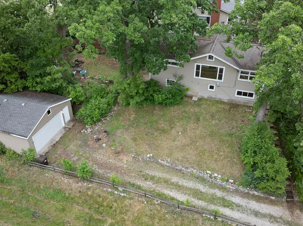 8717 Gardner Rd, Fox River Grove, IL 60021