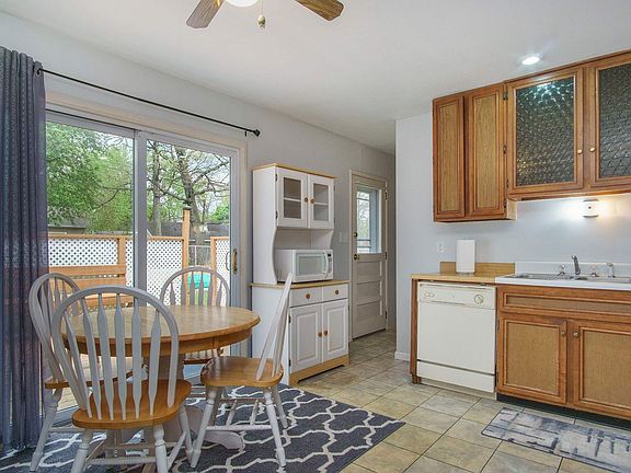4th image of 3927 N Greenmont Dr