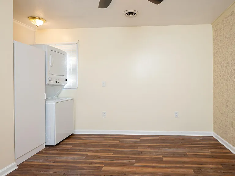 115 Cassidy Dr — Photo 16