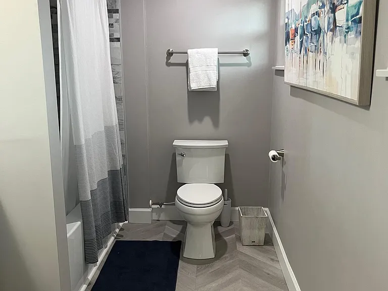 4517 Saxon Dr — Photo 6