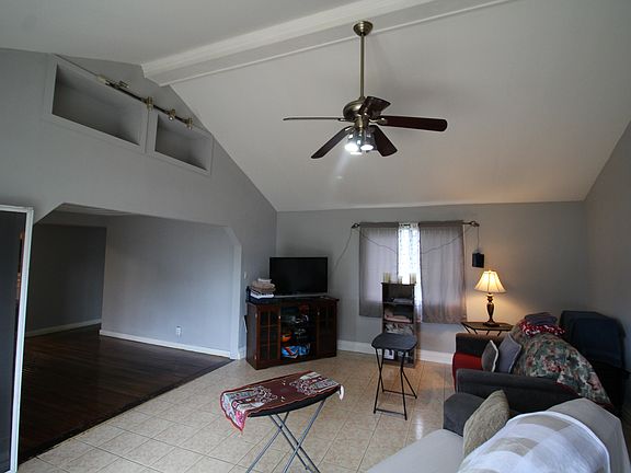 2nd image of 3 Burns Ct