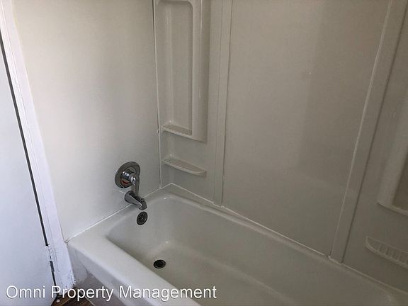4th image of 742 Ohio Ave APT 6