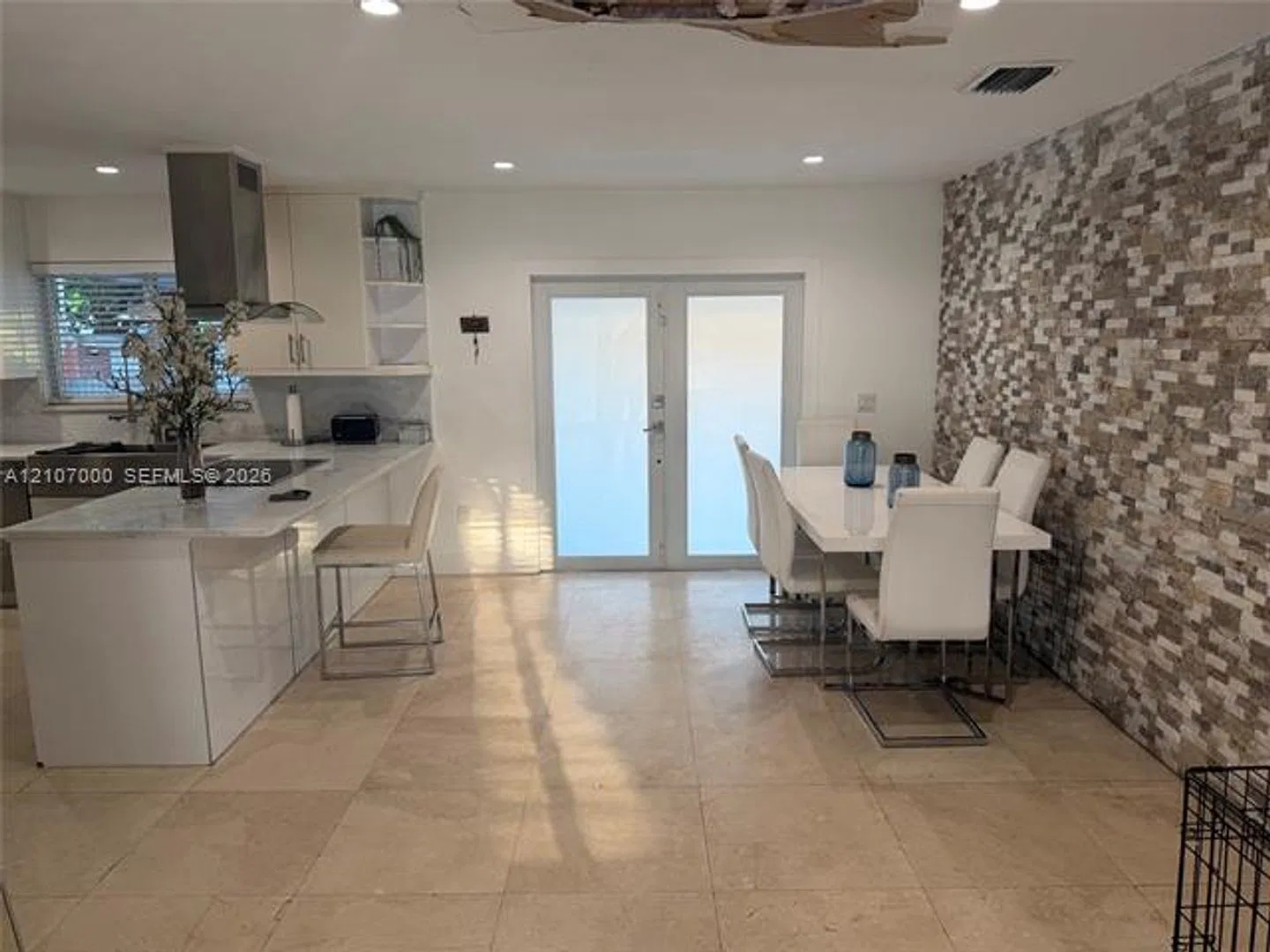 855 NW 17th Pl # 855, Miami, FL 33125 — Photo 3