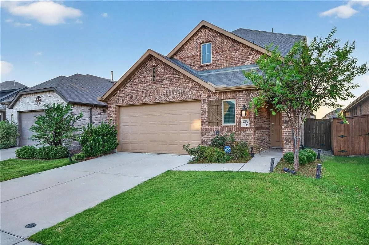 4 bed, 2255 sqft, $2,950 — Photo 1