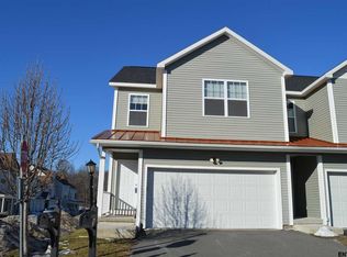 34 Amalia Ln, Rensselaer, NY 12144