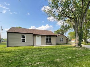 9003 S Blue Haven Dr, Troy, IL 62294