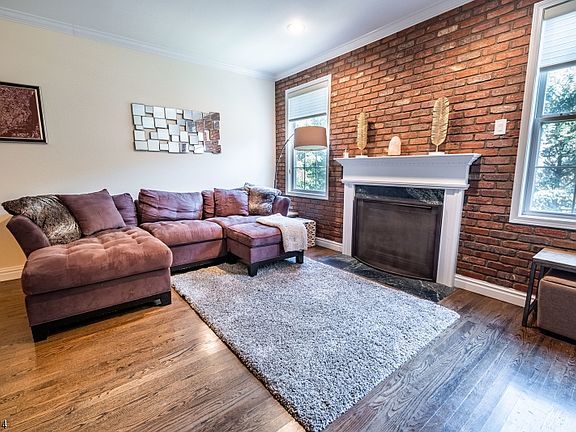 4th image of 207 Stratford Dr
