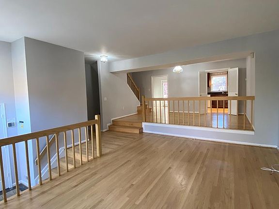 3rd image of 5007 Cloister Dr