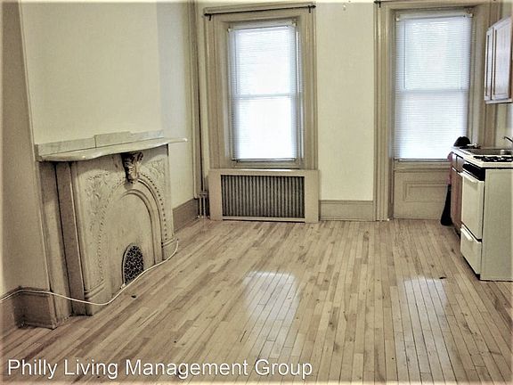 3rd image of 1930 Bainbridge St Floor 1
