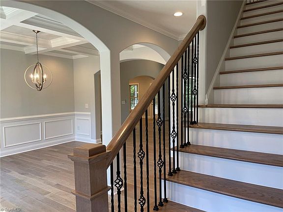 3rd image of 5461 Meadowlark Ct