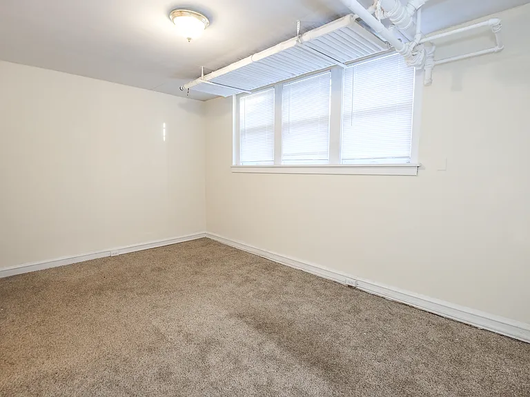 Santa Rosa Apartments — Photo 14