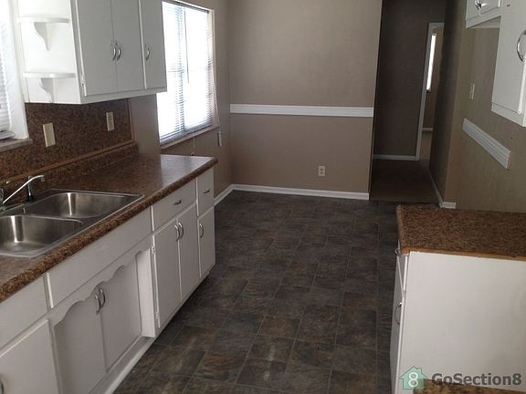 5th image of 3632 N Leland Ave