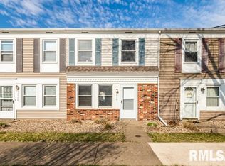 3536 N Sandia Dr, Peoria, IL 61604