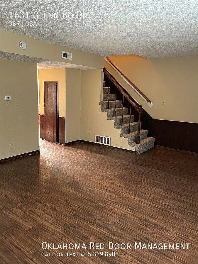 Spacious 3-Bedroom Norman Townhome with Fireplace & Convenient East-Side Location! — Photo 4