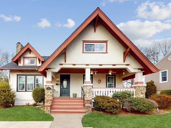 140 Howland Ave, River Edge, NJ 07661