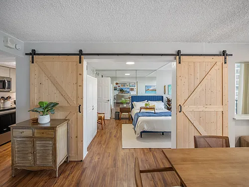 250 Ohua Ave #Penthouse I Photo 1