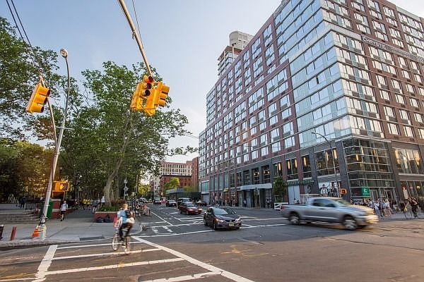 1st image of 229 Chrystie St Ph 17