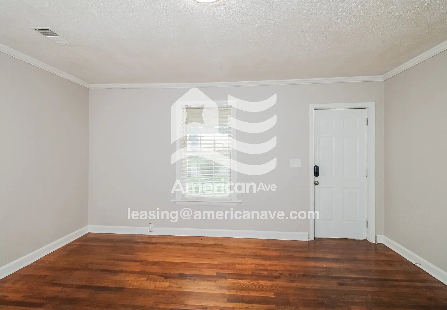 3 bed, 1.0 bath, 1421 sqft, $1,059 — Photo 3