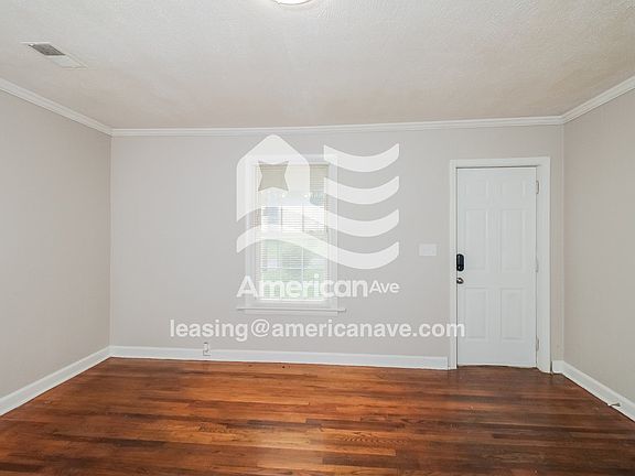 1494795_003_wm_-_living_room_12931586.jpg