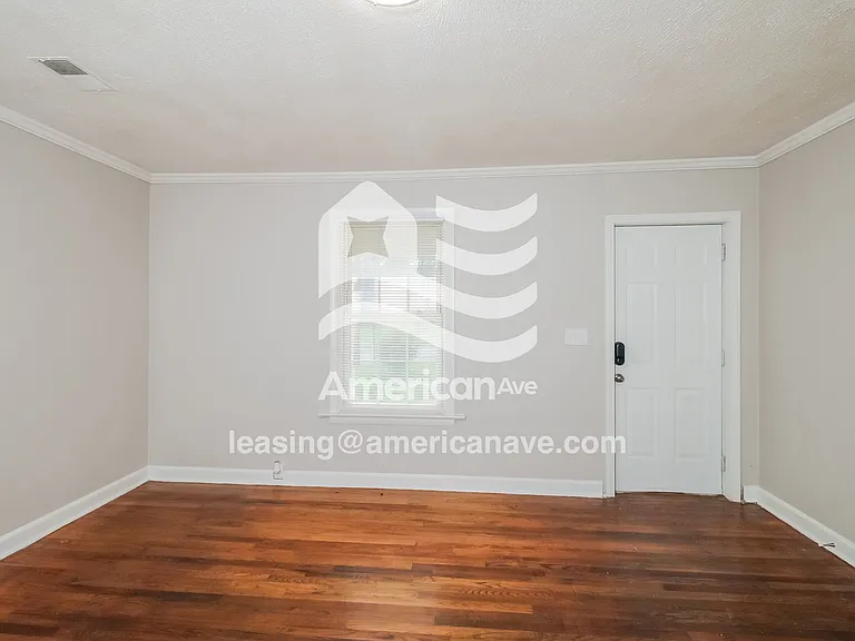 1494795_003_wm_-_living_room_12931586.jpg