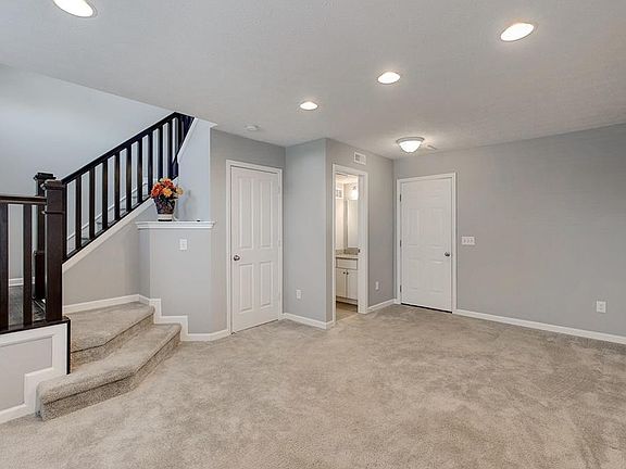 3rd image of 9422 Park Meridian Dr