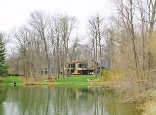 615 Oaktree Ct, Fort Wayne, IN 46845