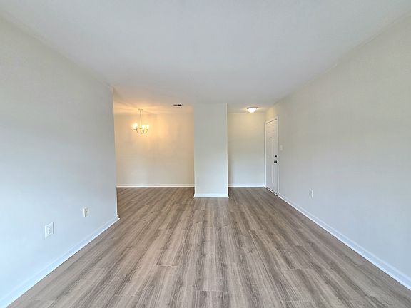 4th image of 9569 Coggs Bill Dr APT 201