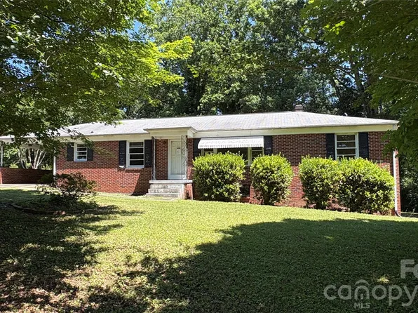 150 31st Ave NW, Hickory, NC 28601