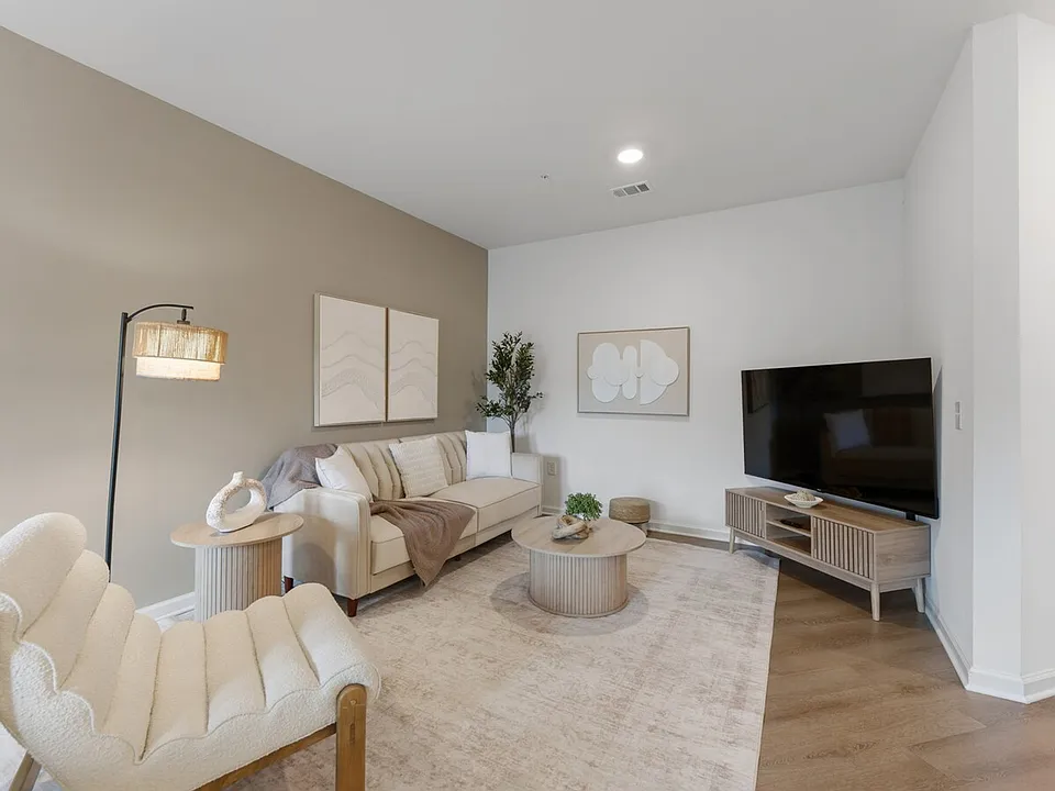 637 Wildlight Ave #1-ID1564040P