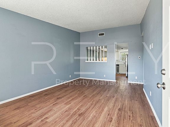 4th image of 409 E Janis Dr #B