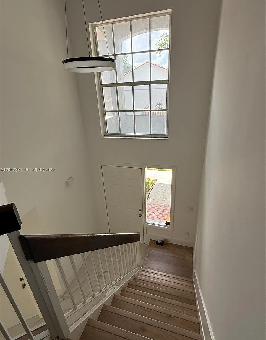 3 bed, 3.0 bath, $5,000 — Photo 4