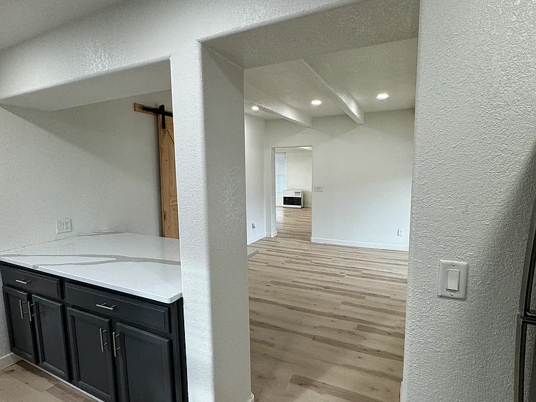 805 N 2nd St — Photo 6