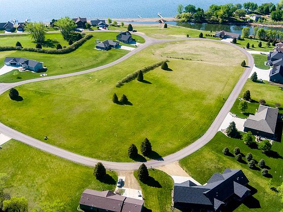 5th image of 200 Prairie Quay Dr